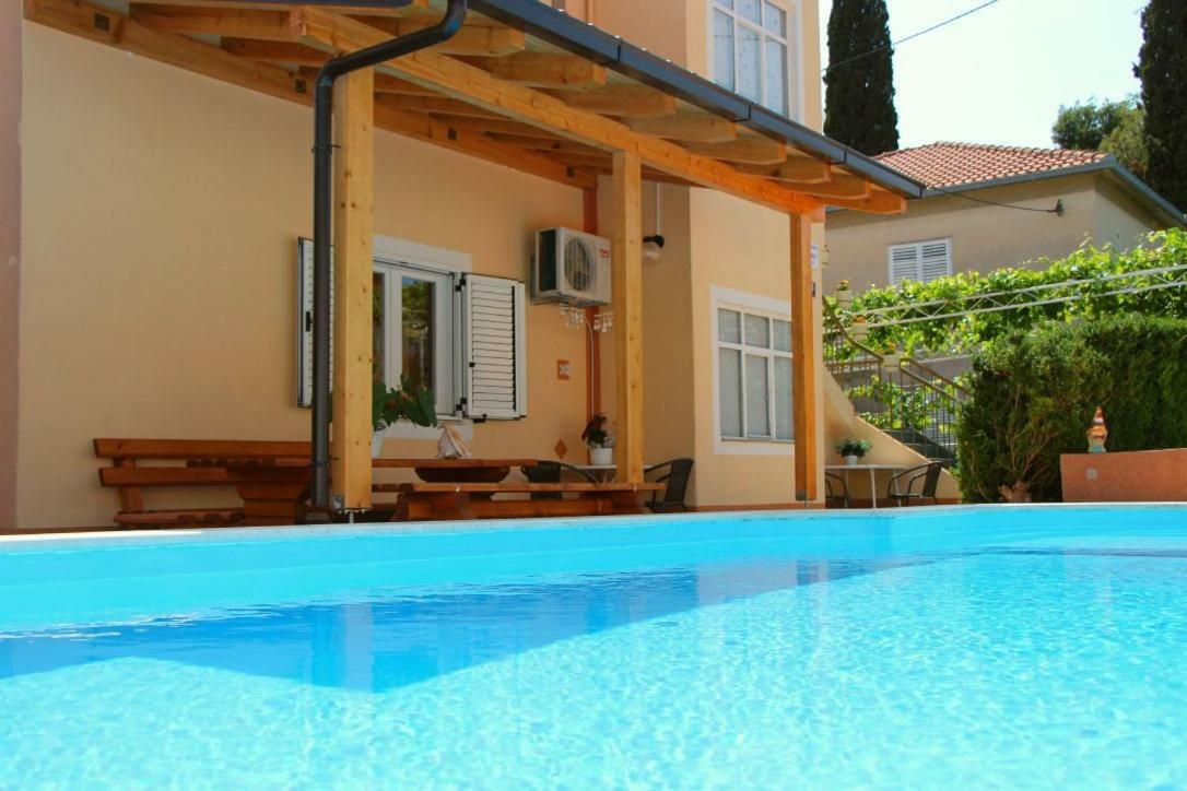 Apartment Darija With Private Pool คาชเตลา ภายนอก รูปภาพ